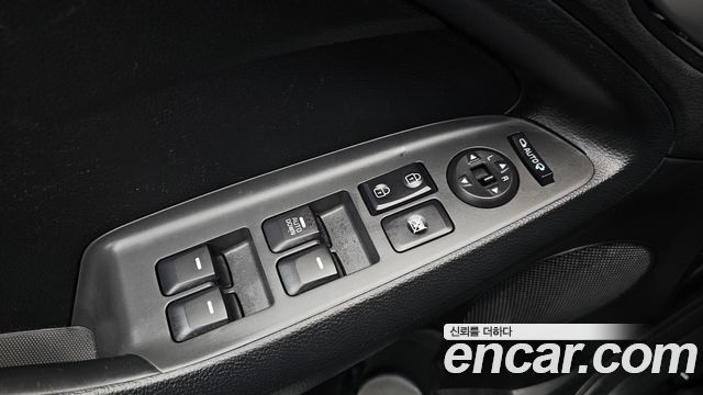 Kia K3 2016 — photo 23