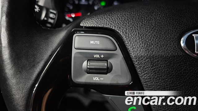 Kia K3 2016 — photo 24