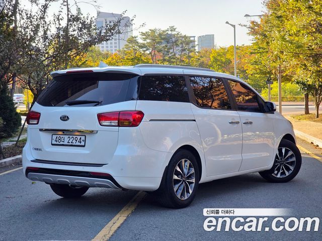 Kia Canival 2015 — photo 2