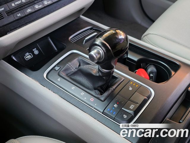 Kia Canival 2015 — photo 9