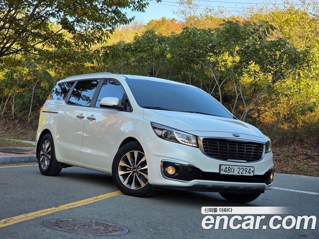 Kia Canival 2015 — photo 18