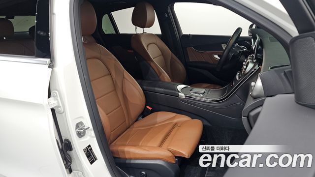 Mercedes-Benz GLC-Class 2021 — photo 17