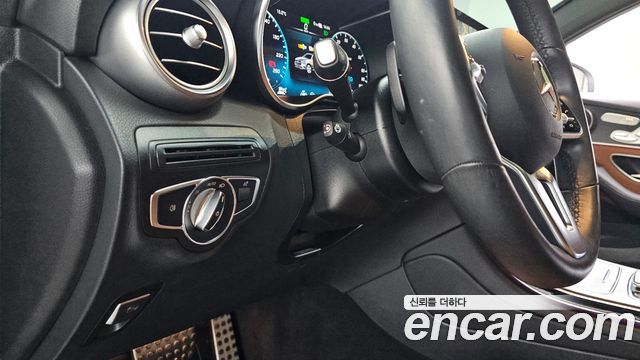 Mercedes-Benz GLC-Class 2021 — photo 19