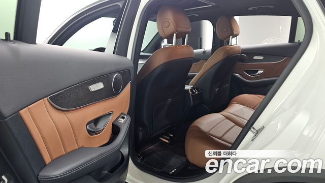 Mercedes-Benz GLC-Class 2021 — photo 16