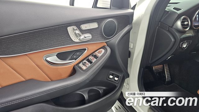 Mercedes-Benz GLC-Class 2021 — photo 27
