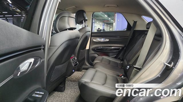 Genesis GV70 2023 — photo 10