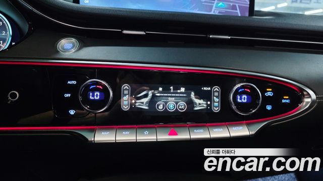 Genesis GV70 2023 — photo 15