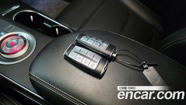 Genesis GV70 2023 — photo 17