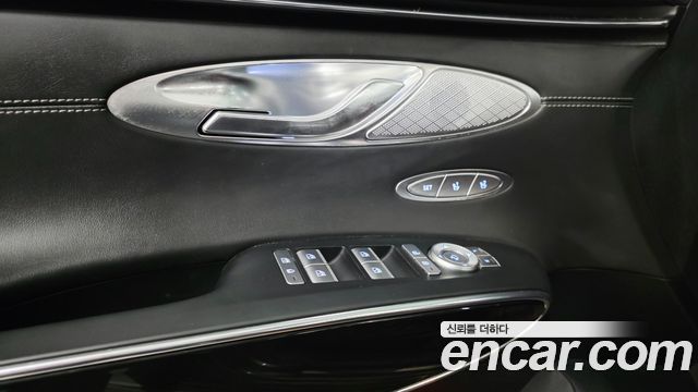 Genesis GV70 2023 — photo 19
