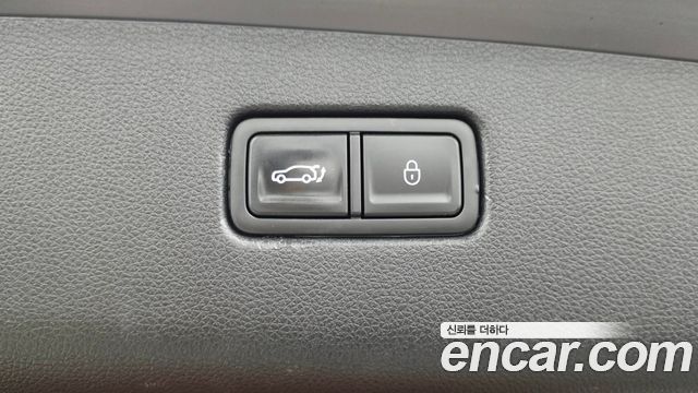 Genesis GV70 2023 — photo 20