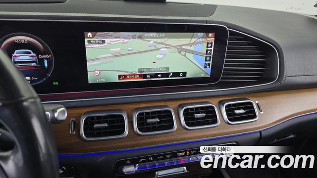 Mercedes-Benz GLE-Class 2021 — photo 19