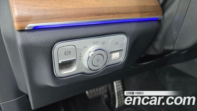 Mercedes-Benz GLE-Class 2021 — photo 24