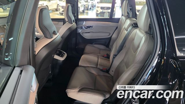 Volvo XC90 2026 — photo 8