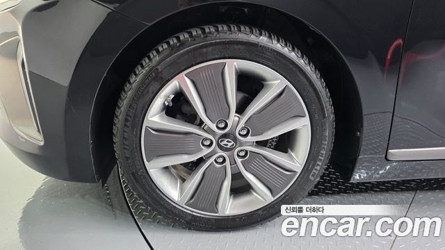 Hyundai Ioniq 2017 — photo 5