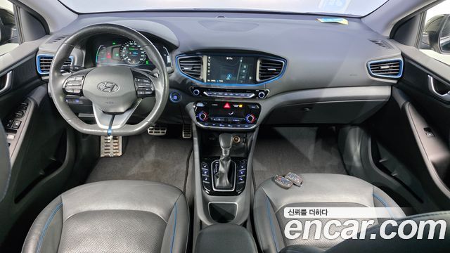 Hyundai Ioniq 2017 — photo 10