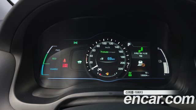 Hyundai Ioniq 2017 — photo 11