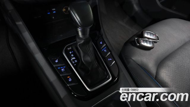 Hyundai Ioniq 2017 — photo 12