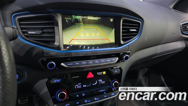 Hyundai Ioniq 2017 — photo 22