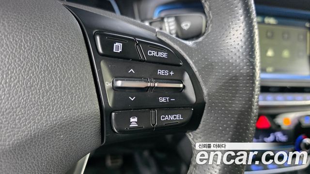 Hyundai Ioniq 2017 — photo 24