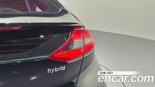 Hyundai Ioniq 2017 — photo 9