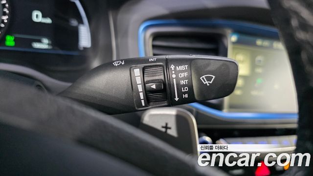 Hyundai Ioniq 2017 — photo 27