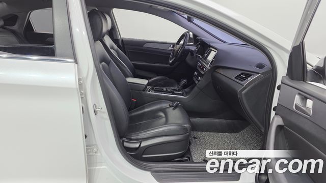 Hyundai Sonata 2018 — photo 16