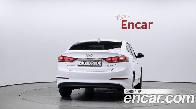 Hyundai AVANTE 2016 — photo 4