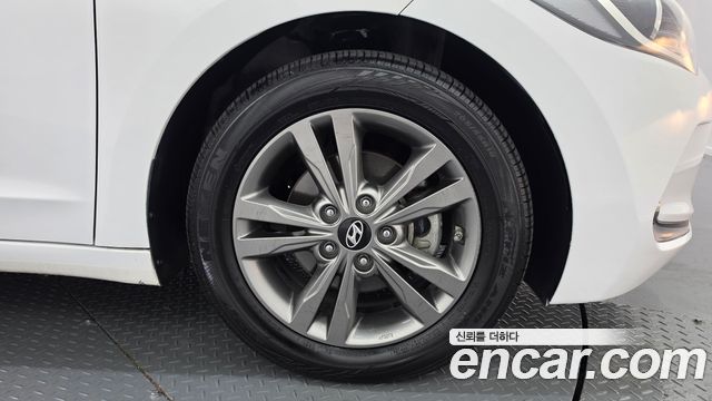 Hyundai AVANTE 2016 — photo 5