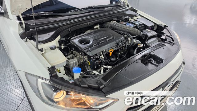 Hyundai AVANTE 2016 — photo 6