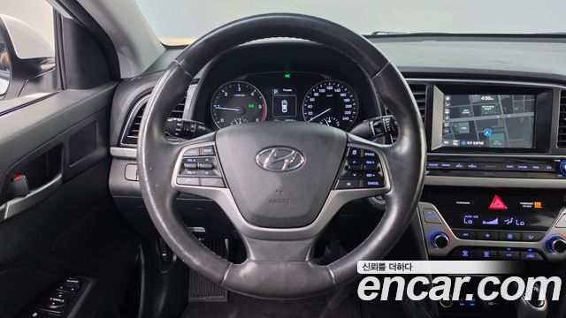 Hyundai AVANTE 2016 — photo 13