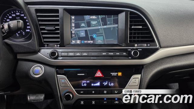 Hyundai AVANTE 2016 — photo 14