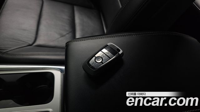 Ford Explorer 2020 — photo 21