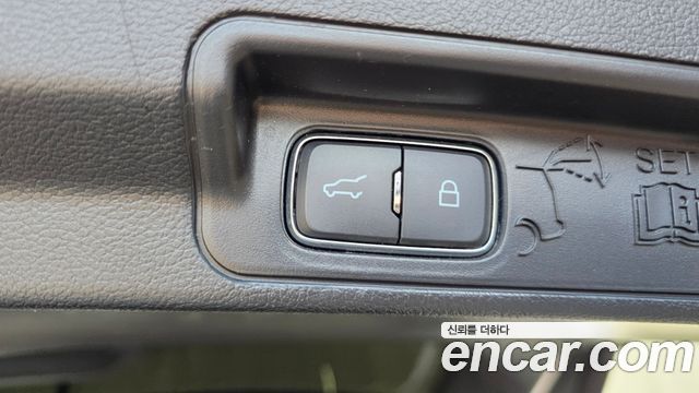 Ford Explorer 2020 — photo 24