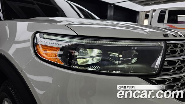 Ford Explorer 2020 — photo 8