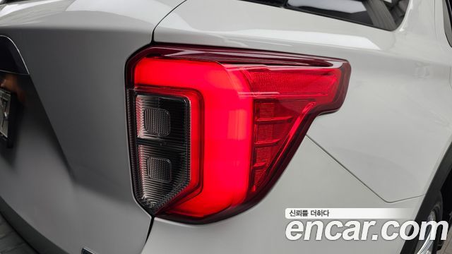 Ford Explorer 2020 — photo 9
