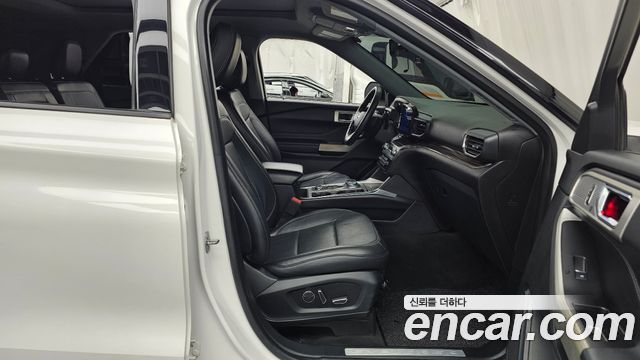 Ford Explorer 2020 — photo 16