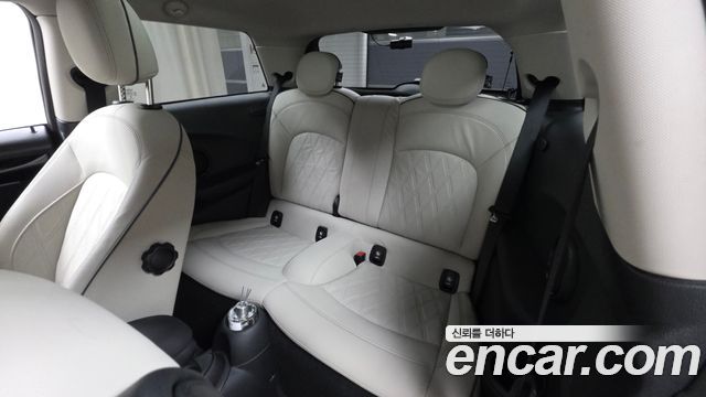 Mini Cooper 2022 — photo 17