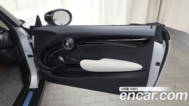 Mini Cooper 2022 — photo 15