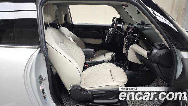 Mini Cooper 2022 — photo 16