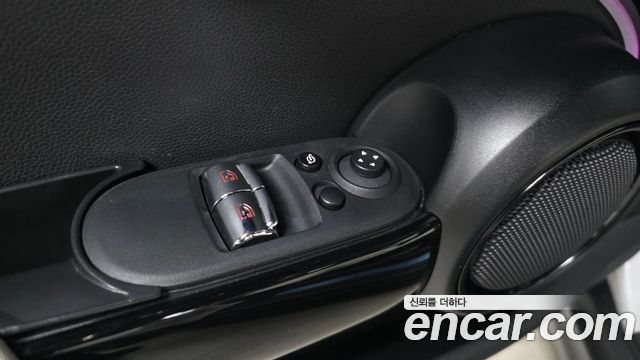 Mini Cooper 2022 — photo 29