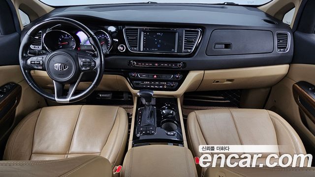 Kia Canival 2017 — photo 10