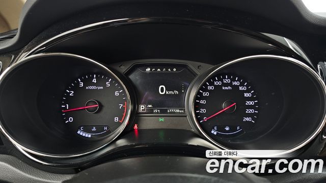 Kia Canival 2017 — photo 11