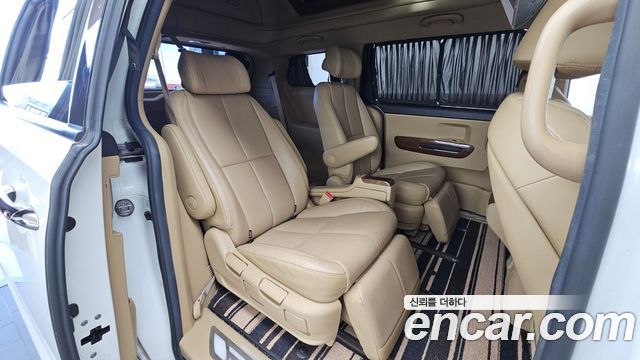 Kia Canival 2017 — photo 18