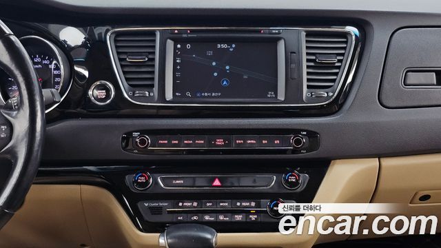 Kia Canival 2017 — photo 20