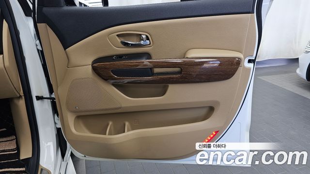 Kia Canival 2017 — photo 15