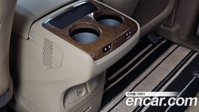 Kia Canival 2017 — photo 31