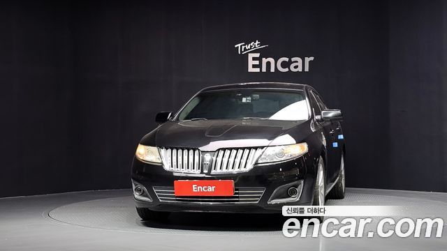 Lincoln MKS 2010 — photo 3