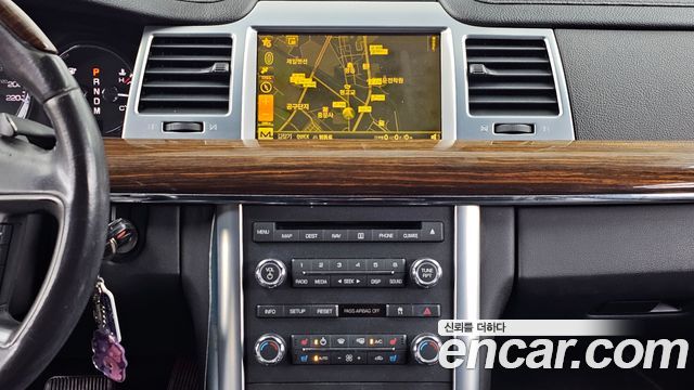 Lincoln MKS 2010 — photo 14