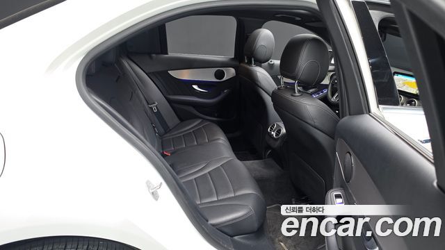 Mercedes-Benz C-Class 2021 — photo 17
