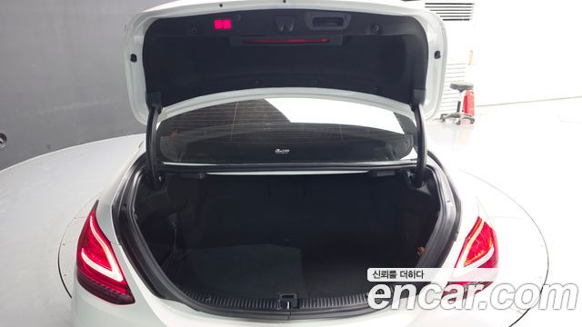 Mercedes-Benz C-Class 2021 — photo 26